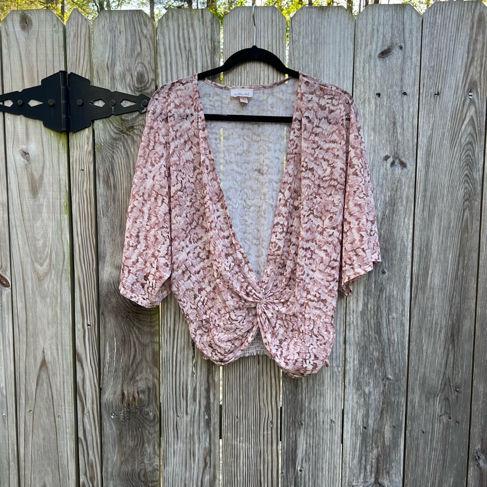 Willow Root Pink Print Short Sleeve Twist Blouse size Small